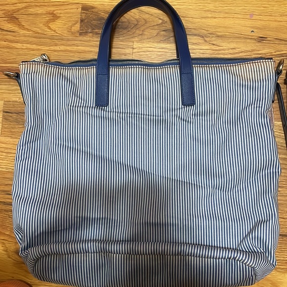 Prada fabric diaper tote with strap - Picture 4 of 7